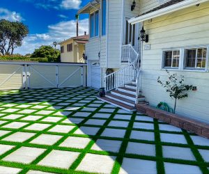 San Diego Courtyard Turf and Concrete 92106